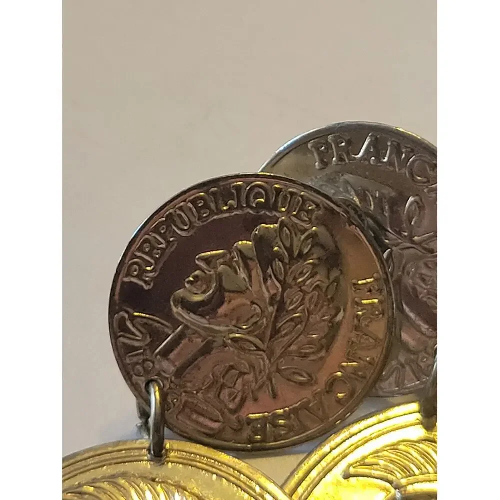 Vintage Estate Earrings Gold Tone Roman Soldier Cameo Dangling Clip-On‎ Jewelry
